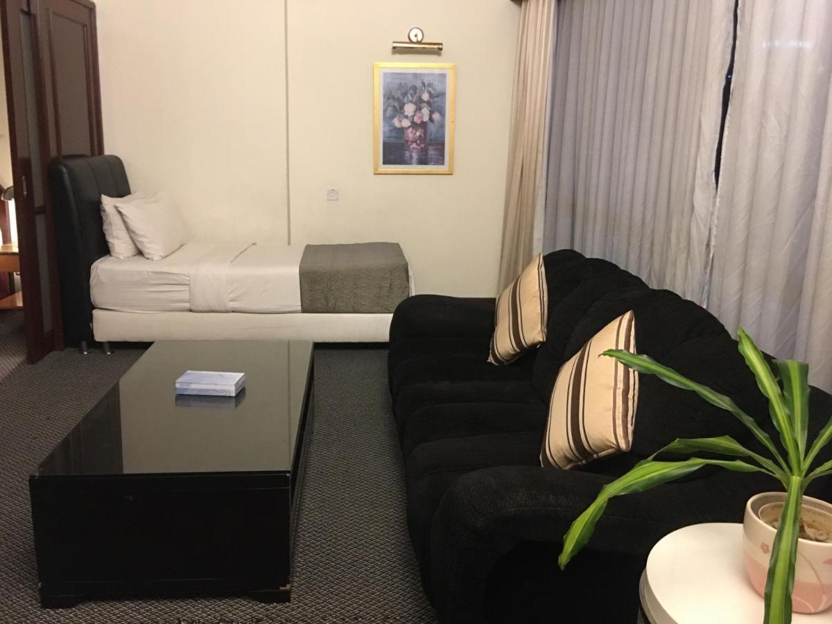 Sabah Suites At Times Square Kl Куала-Лумпур Экстерьер фото