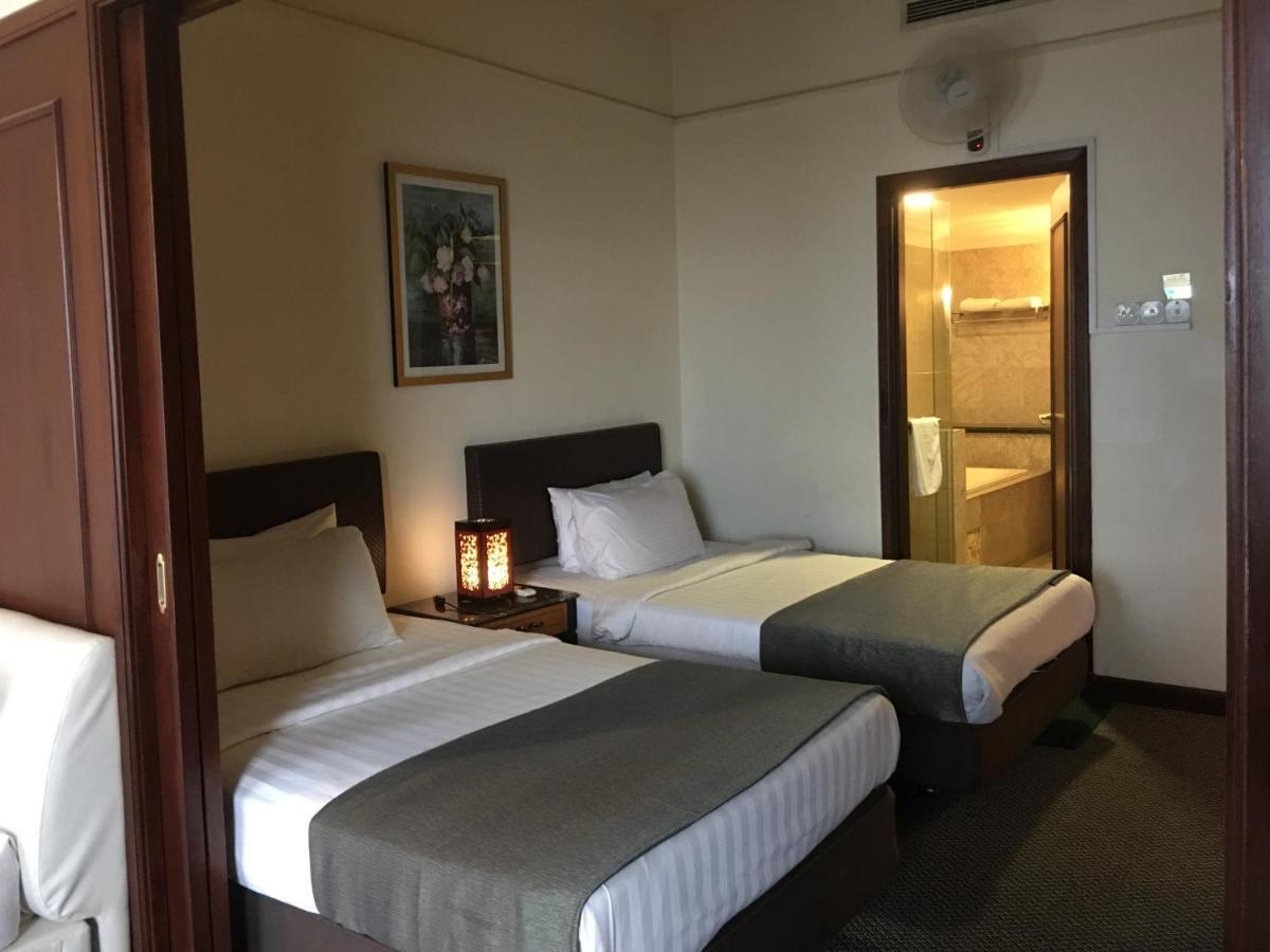 Sabah Suites At Times Square Kl Куала-Лумпур Экстерьер фото